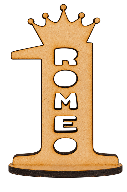 Souvenir personalizado número 1 en MDF con corona y nombre